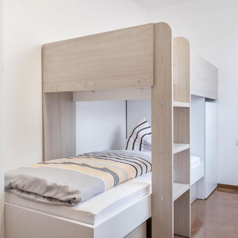 Trojer Apartment 1 - Deluxe-Apartment mit 2 Schlafzimmern und Gartenblick - 15