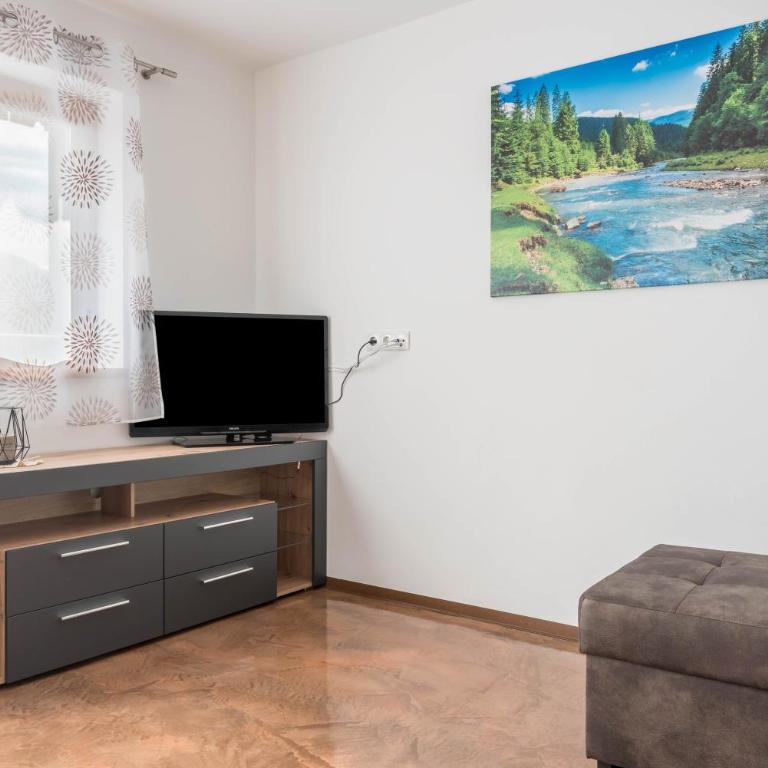 Trojer Apartment 1 - Deluxe-Apartment mit 2 Schlafzimmern und Gartenblick - 9