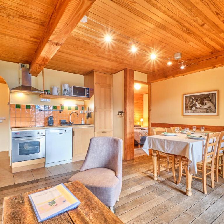 Chalet il fera beau demain - Two-Bedroom Deluxe Apartment with Garden View - 4