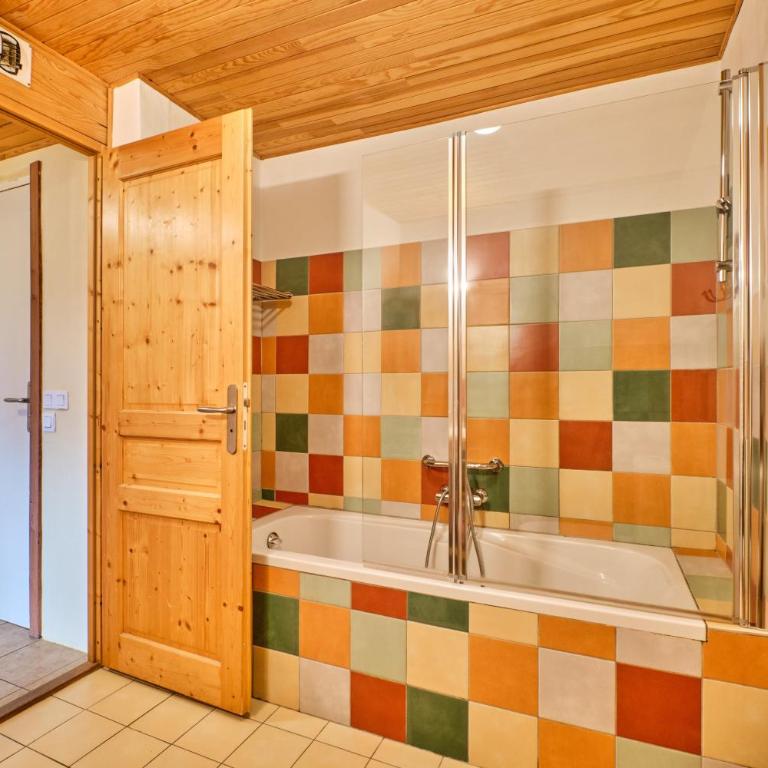 Chalet il fera beau demain - Two-Bedroom Deluxe Apartment with Garden View - 10