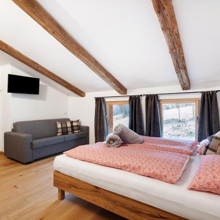 Herzleierhof Rodeneck - Deluxe-Apartment mit 2 Schlafzimmern und Gartenblick - 1