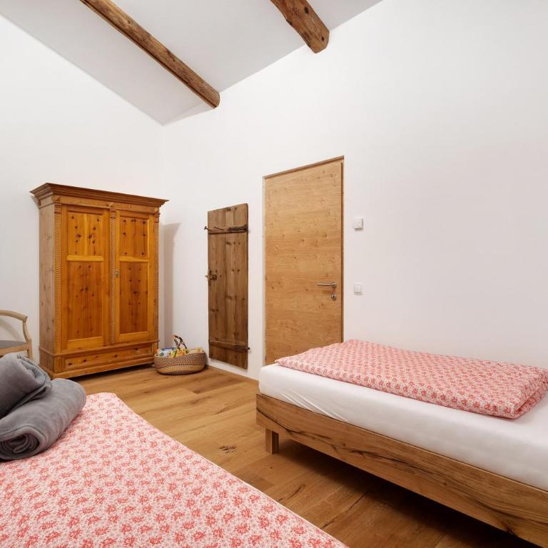 Herzleierhof Rodeneck - Deluxe-Apartment mit 2 Schlafzimmern und Gartenblick - 11