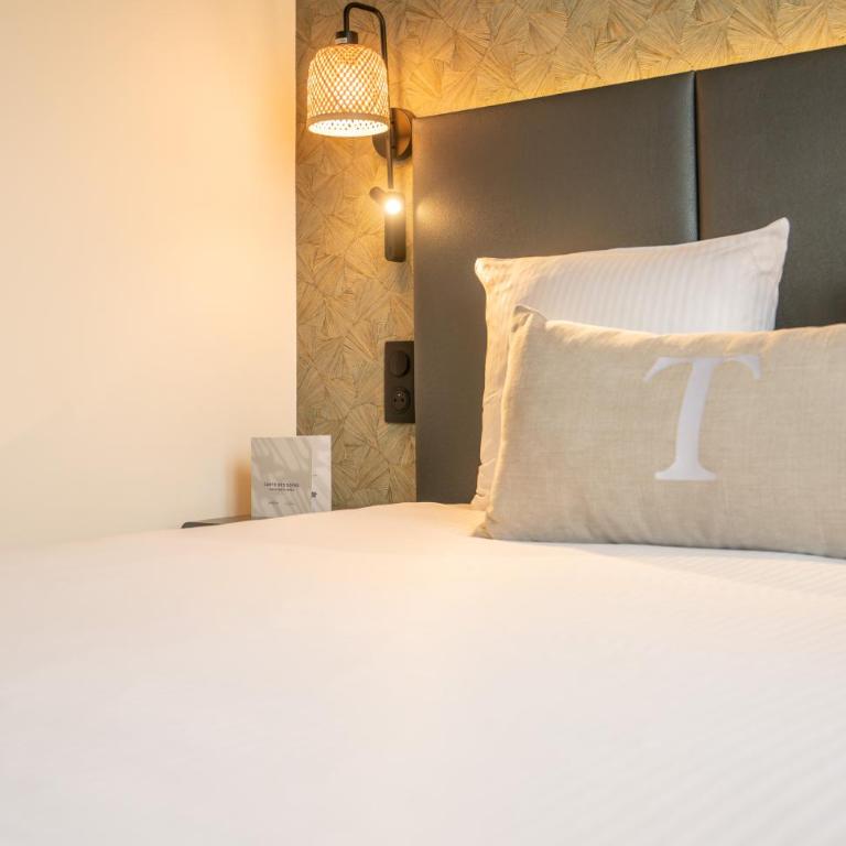 Hôtel Maison Turenne - Chambre Standard Lit Queen-Size - 5