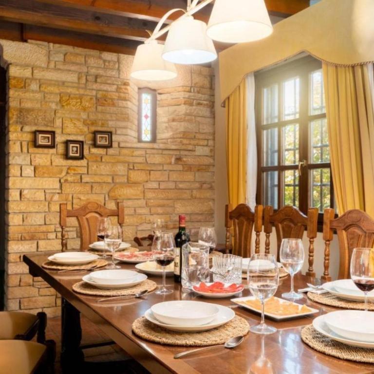 Casa Grau - Three-Bedroom Apartment with Mountain View - 10