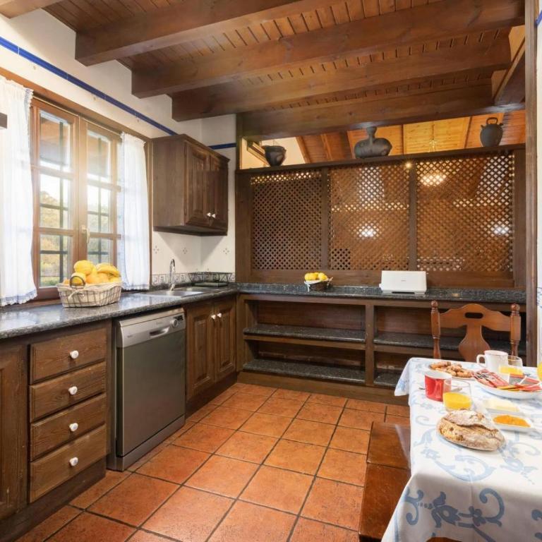 Casa Grau - Three-Bedroom Apartment with Mountain View - 13