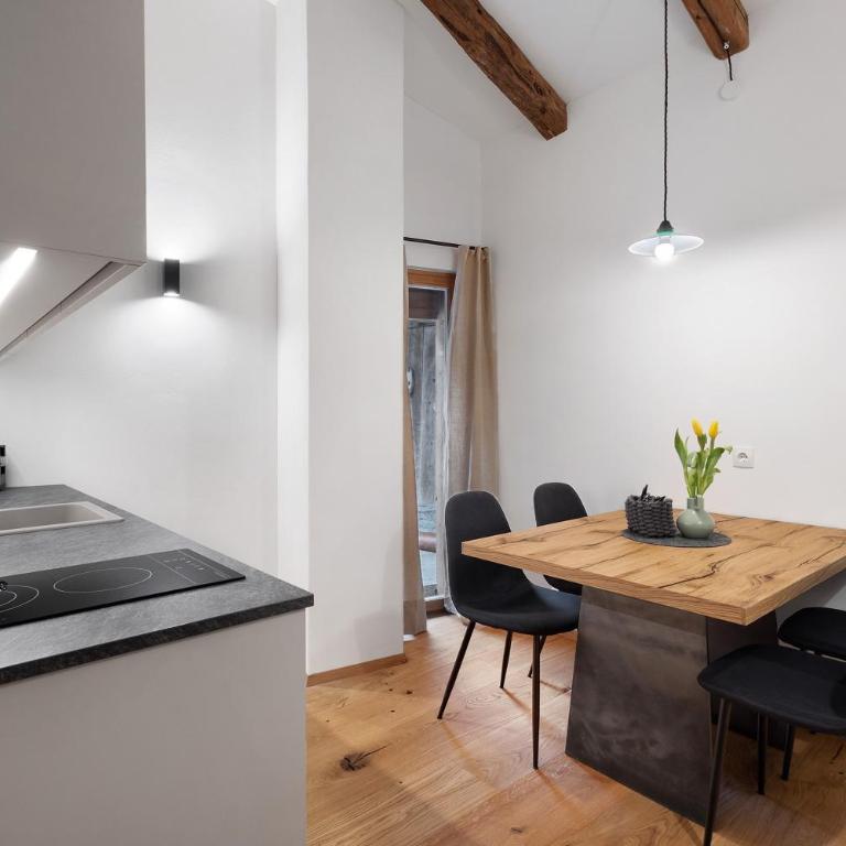 Herzleierhof Rodeneck - Apartment mit 1 Schlafzimmer und Gartenblick - 5