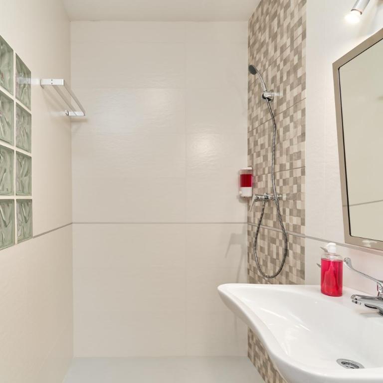 Nerja Boutique B2 Street level - Estudio con terraza - 20
