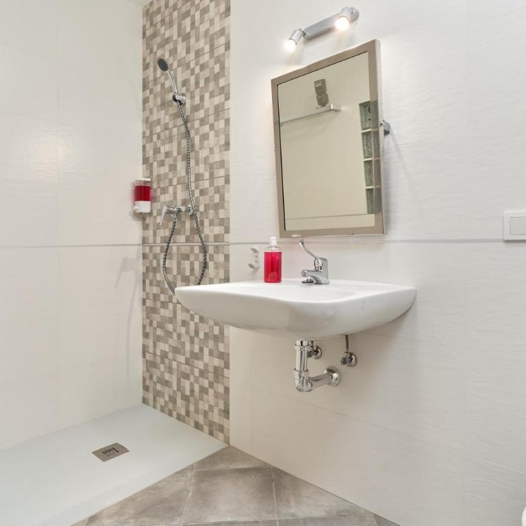 Nerja Boutique B2 Street level - Estudio con terraza - 17