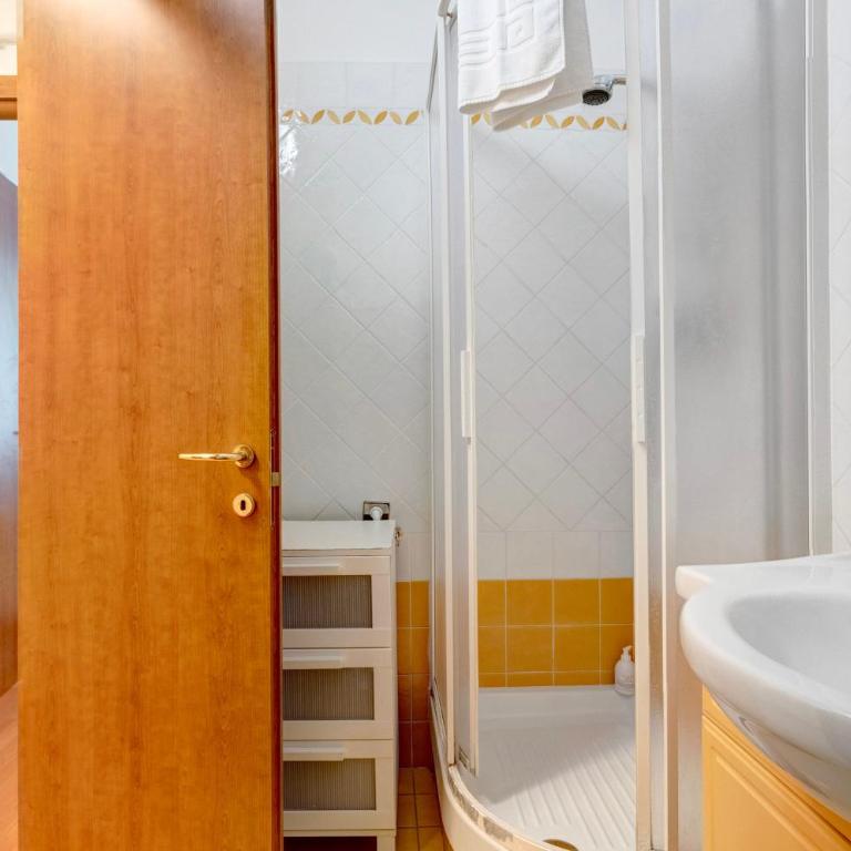 Casa Lorelei - Dreibettzimmer mit Dusche - 17