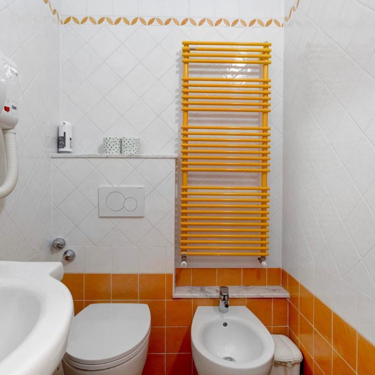 Casa Lorelei - Dreibettzimmer mit Dusche - 16