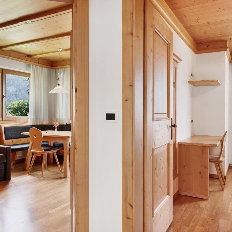 Villa Nussbaumer - Appartamento Deluxe con 2 Camere da Letto e Vista Giardino - 11