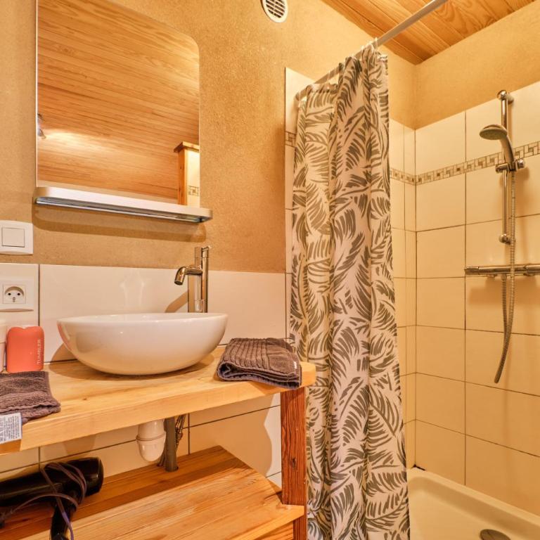 Chalet il fera beau demain - Appartement 3 Chambres Premium avec Balcon - 24