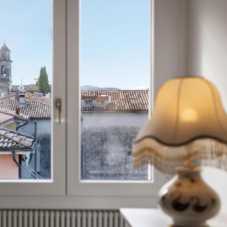 Casa Serena Lake View - Two-Bedroom Deluxe Apartment with Garden View - 22