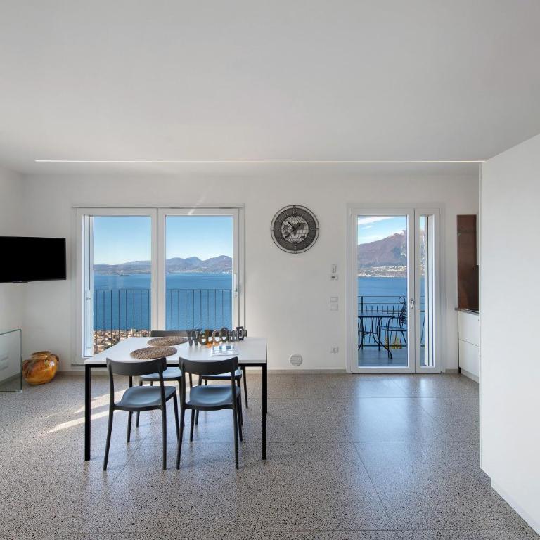 Casa Serena Lake View - Two-Bedroom Deluxe Apartment with Garden View - 11