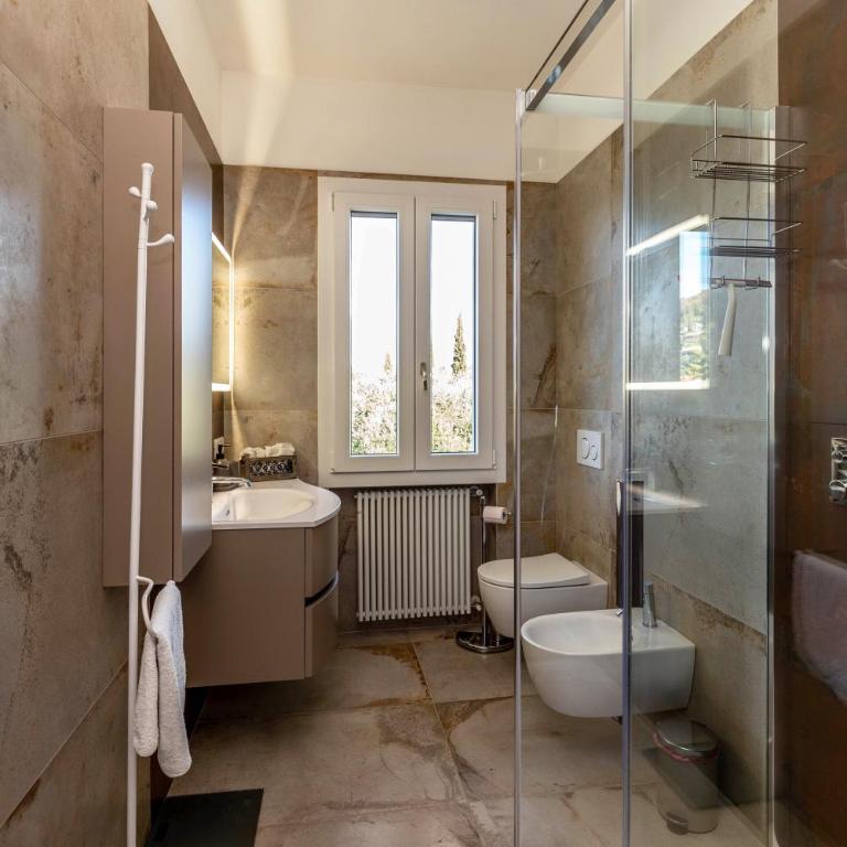 Casa Serena Lake View - Two-Bedroom Deluxe Apartment with Garden View - 24
