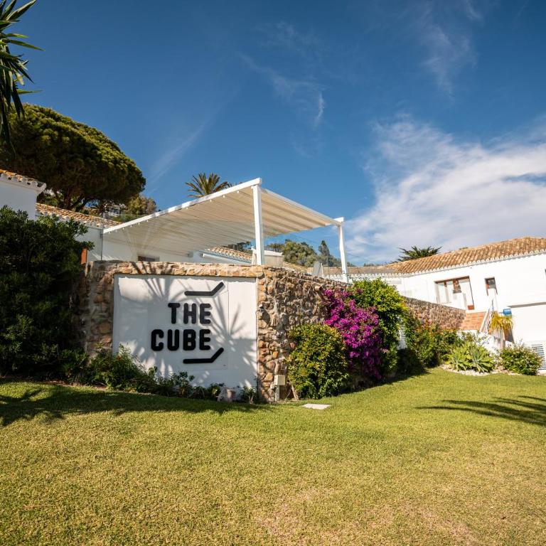 The Cube - Seven-Bedroom House - 29