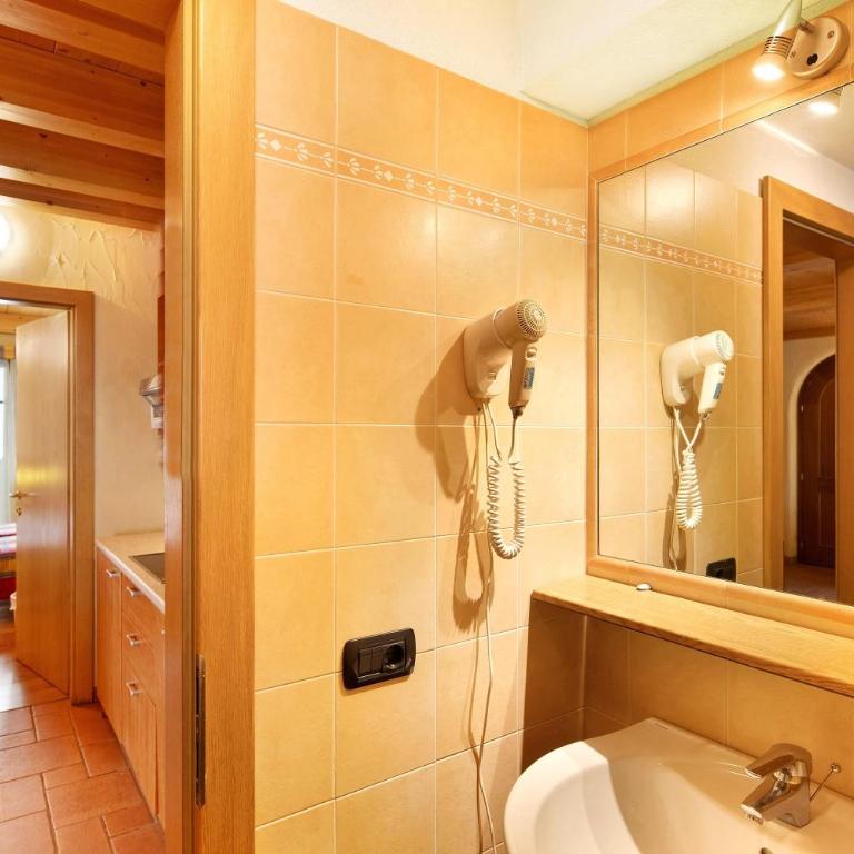 Chalet Li Palù Trilocale 2 - Two-Bedroom Deluxe Apartment with Balcony - 17