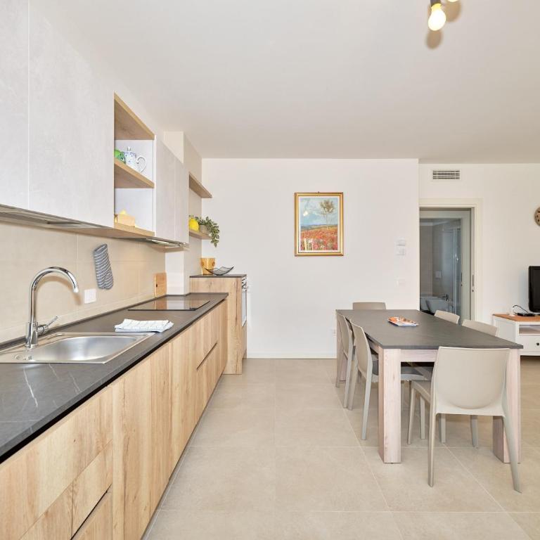 New Casa Augusto - Appartamento Deluxe con 2 Camere da Letto e Balcone - 9