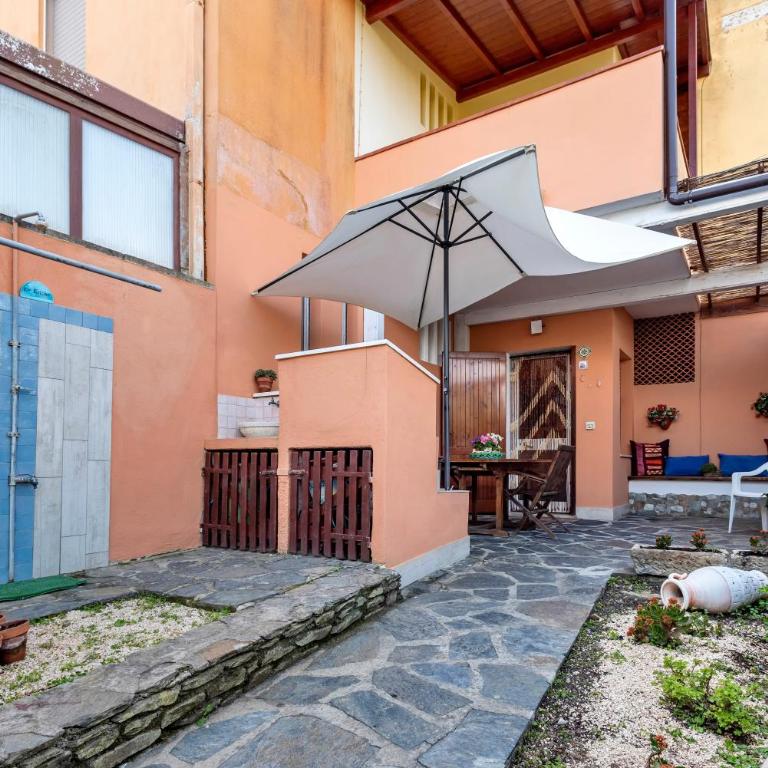 Casa Erica - Appartamento Deluxe con 2 Camere da Letto e Vista Giardino - 18