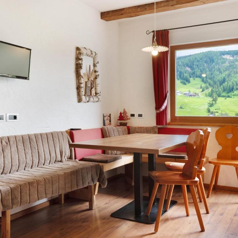 Paracia App La Vedla - Two-Bedroom Deluxe Apartment with Garden View - 2