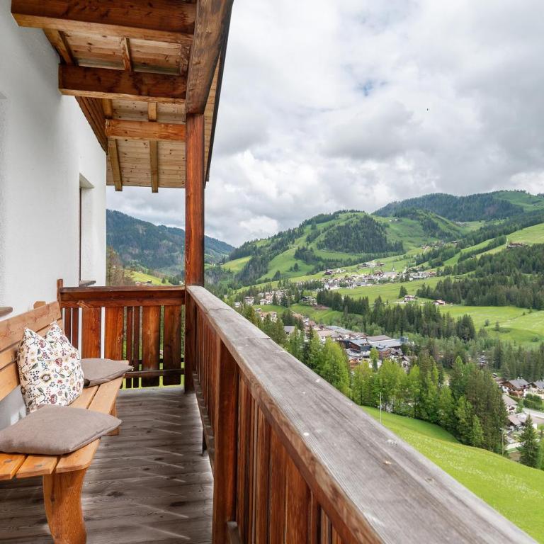 Paracia App La Vedla - Two-Bedroom Deluxe Apartment with Garden View - 3