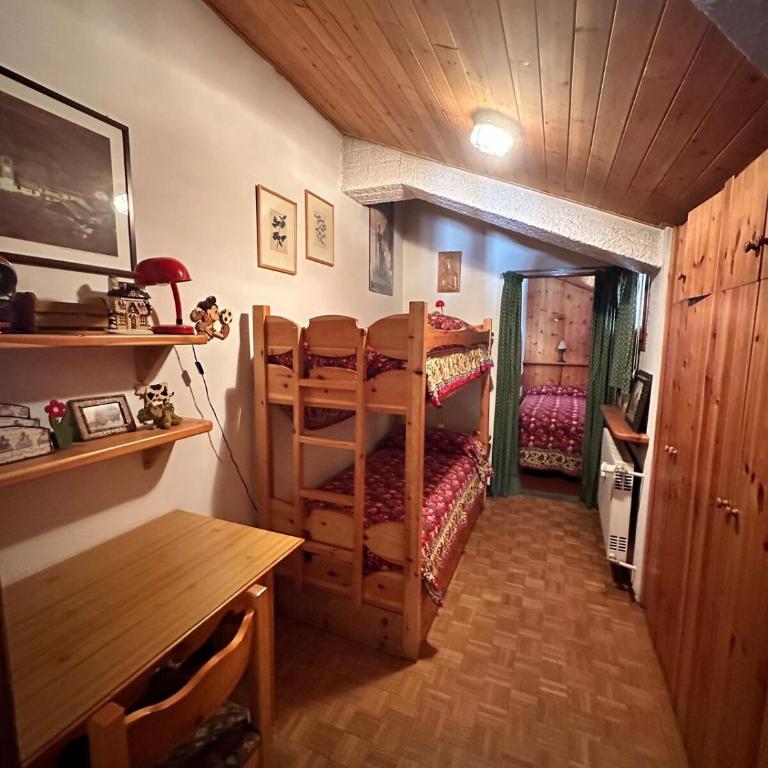 Trilocale Einaudi Bardonecchia - Two-Bedroom Deluxe Apartment with Balcony - 3