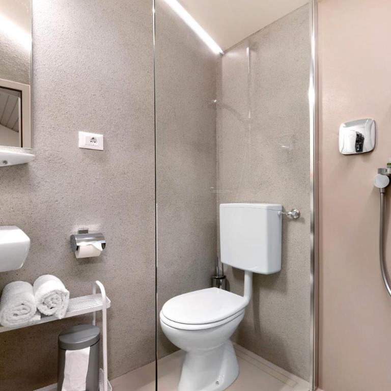 Alter Fausthof - Doppelzimmer mit Bergblick - 8