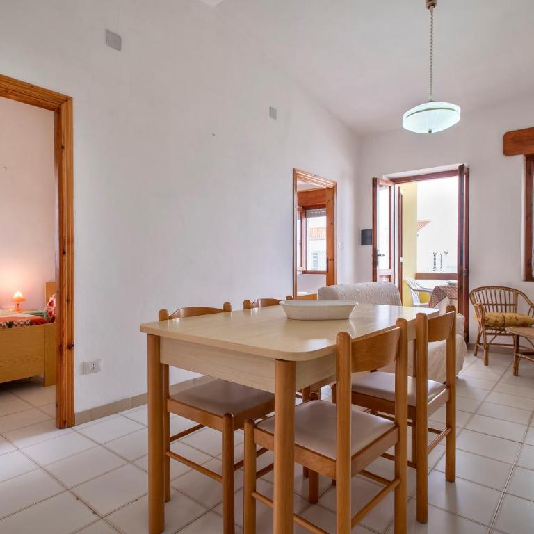 Residence Brezza Marina Lu Bagnu - Appartamento Deluxe con 2 Camere da Letto e Balcone - 13