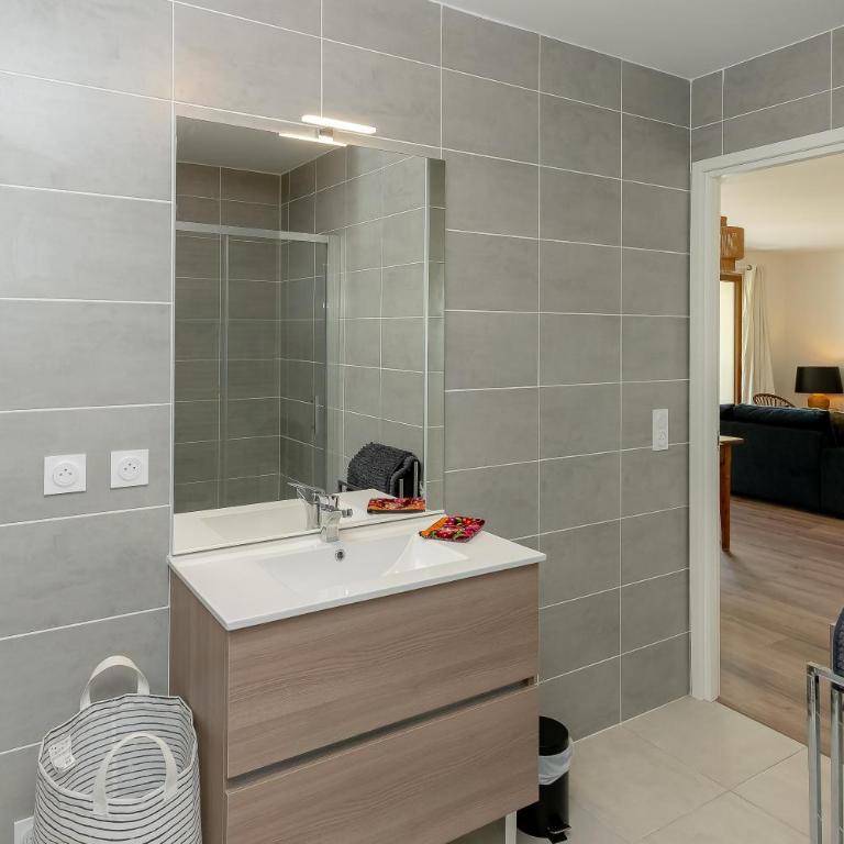 Appartement Gentiane - Appartamento Deluxe con 2 Camere da Letto e Vista Giardino - 22