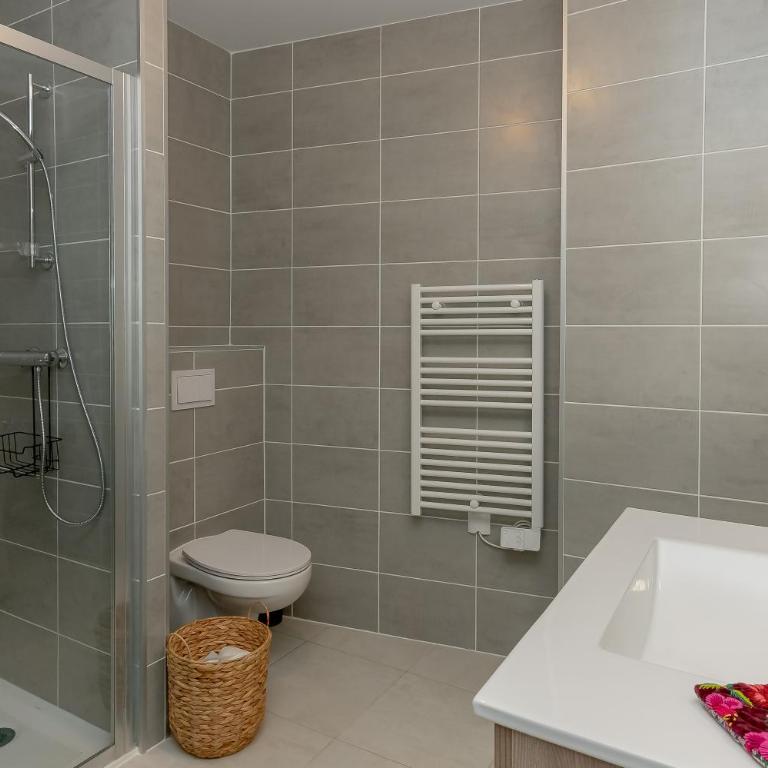 Appartement Gentiane - Appartamento Deluxe con 2 Camere da Letto e Vista Giardino - 20