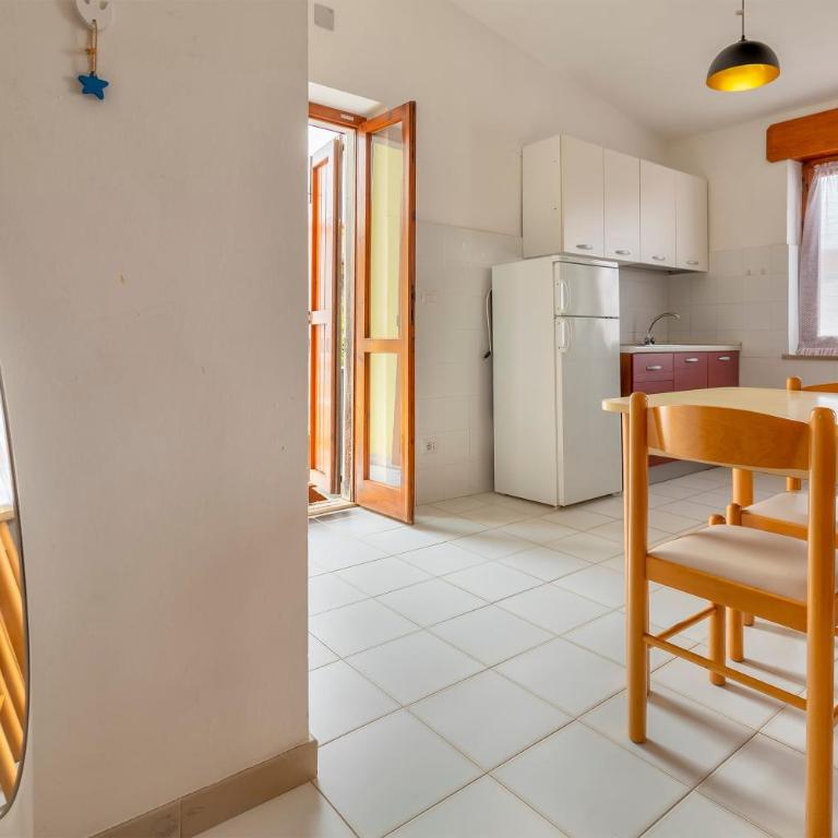 Residence Brezza Marina Lu Bagnu - Appartamento Deluxe con 2 Camere da Letto e Balcone - 9