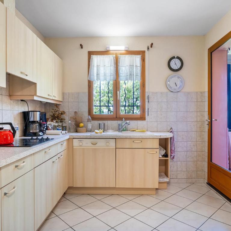 Jolie Maison Proche De La Plage - Two-Bedroom House - 12