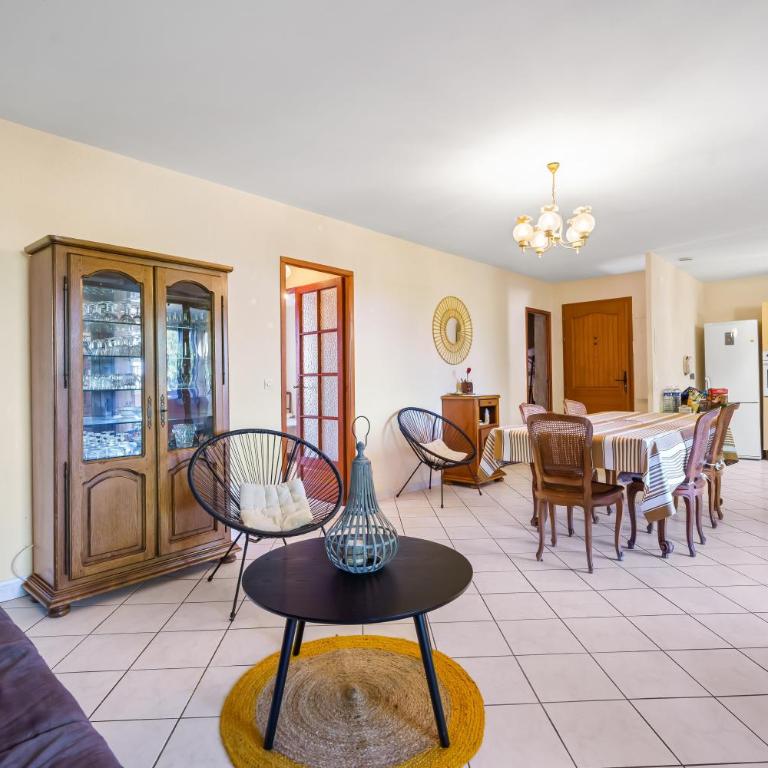 Jolie Maison Proche De La Plage - Two-Bedroom House - 8