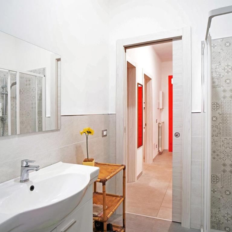 Casa Rosy - Appartamento Deluxe con 2 Camere da Letto e Vista Giardino - 14