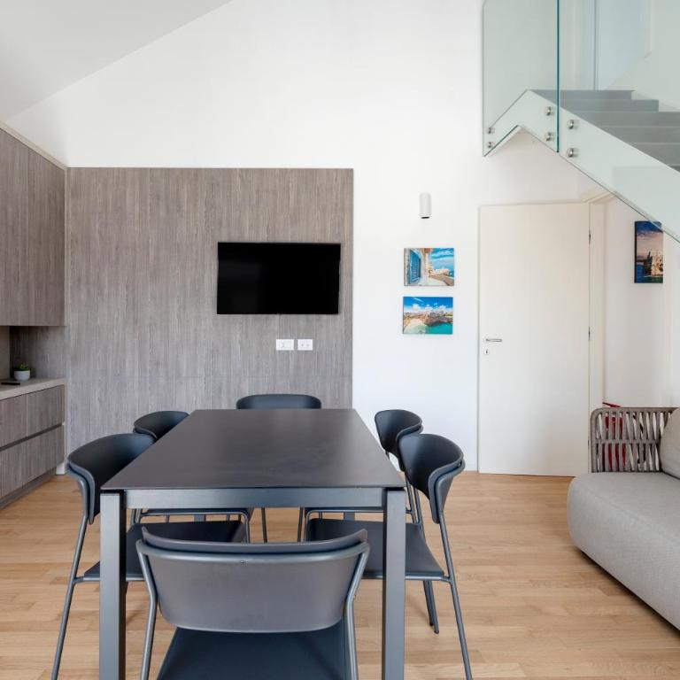 Luxury Home - Appartamento Deluxe con 2 Camere da Letto e Balcone - 7