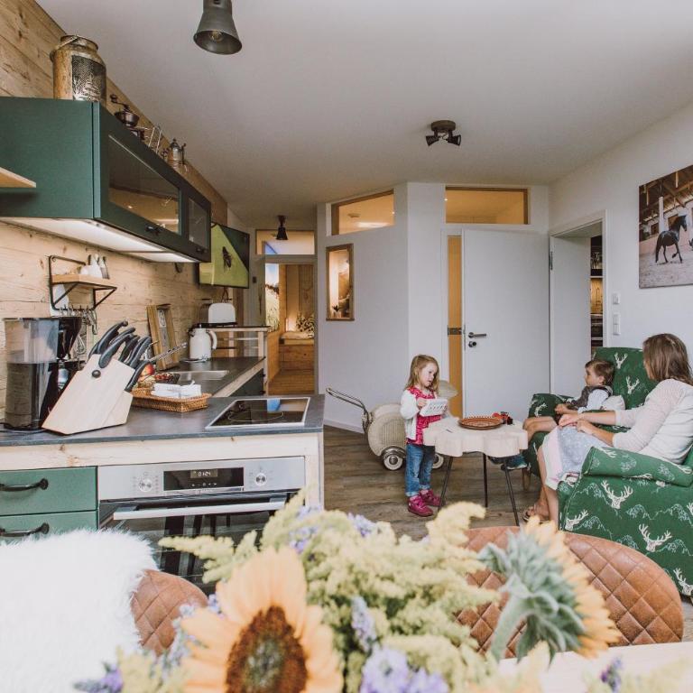 Guggi´s Emporeon Allgäu - Apartment mit 1 Schlafzimmer und Gartenblick - 4