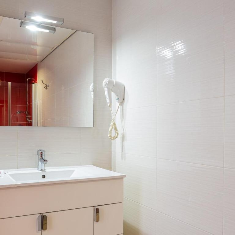 S22 Sa Caleta - Apartamento Deluxe de 2 dormitorios con vistas al mar - 13