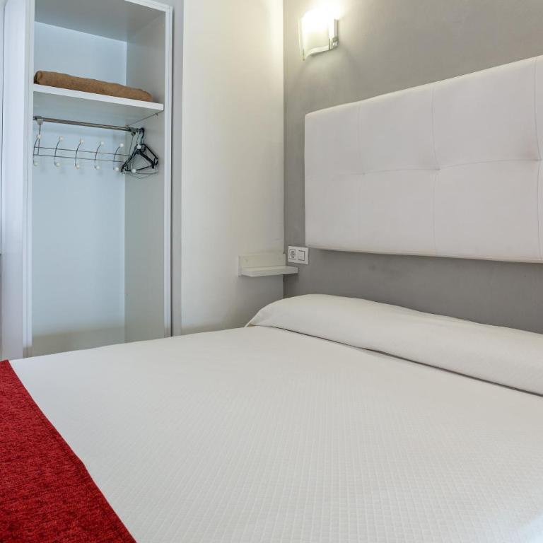 S22 Sa Caleta - Apartamento Deluxe de 2 dormitorios con vistas al mar - 16