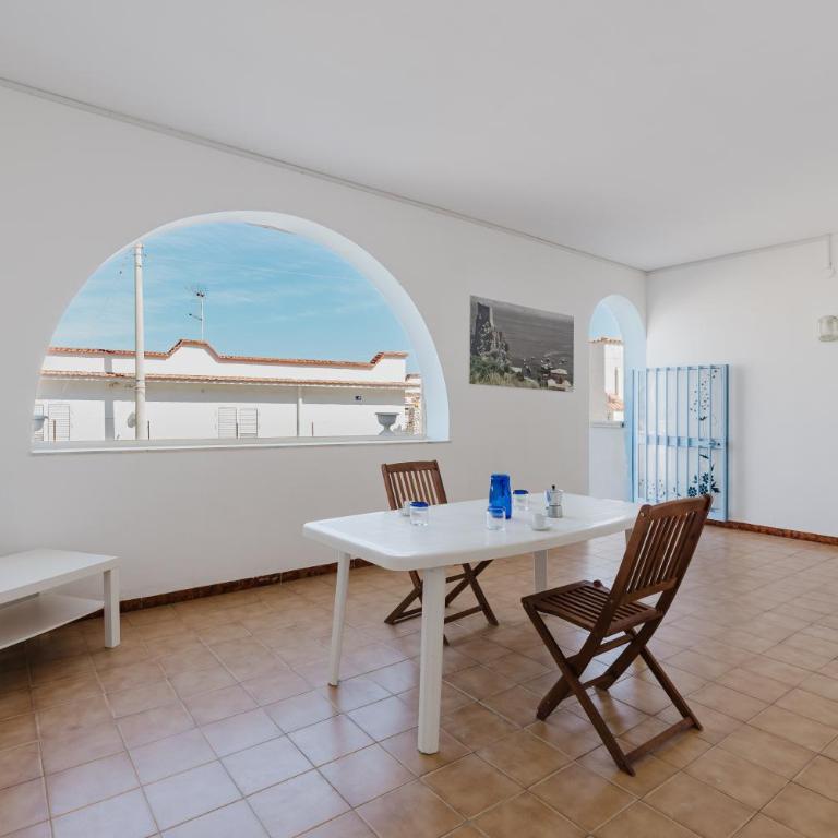 Pietra Marina - Two-Bedroom Deluxe Apartment with Ocean View - 1