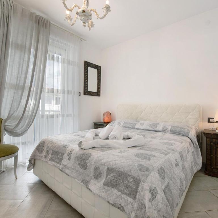 Casa d'arte Mimosa Bardolino - Three-Bedroom Premium Apartment with Balcony - 1