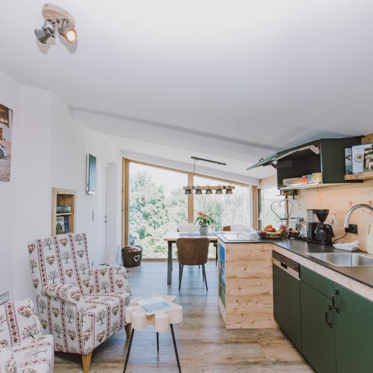 Guggi´s Emporeon Allgäu - Apartment mit 1 Schlafzimmer und Garten - 1