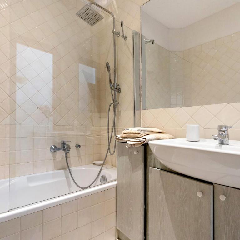 Affittacamere Borgo Trento - Camera Quadrupla con Doccia - 12