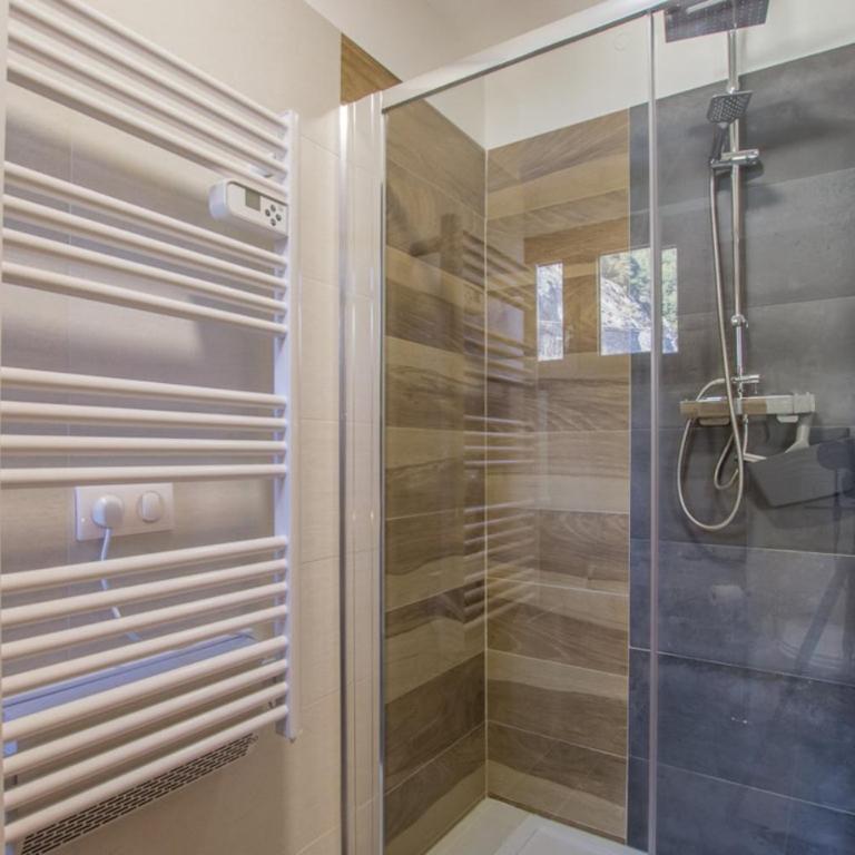 Gîte Les Mélèzes - Appartement Supérieur avec Balcon - 16
