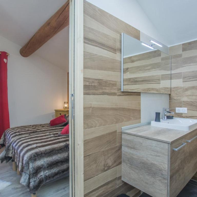 Gîte Les Mélèzes - Appartement Supérieur avec Balcon - 17