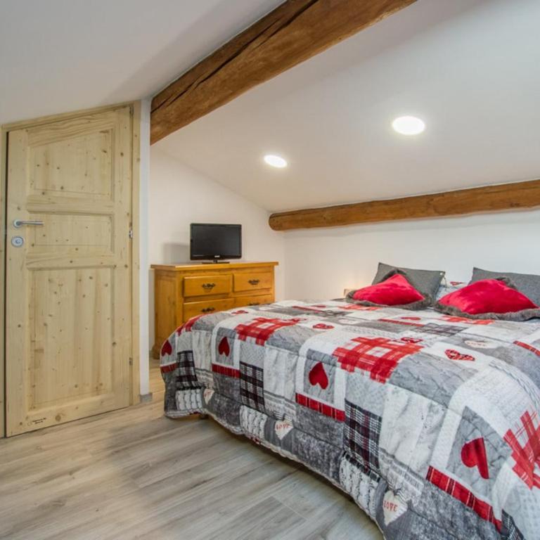 Gîte Les Mélèzes - Appartement Supérieur avec Balcon - 8