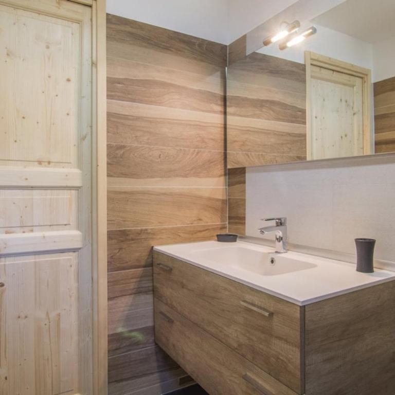Gîte Les Mélèzes - Appartement Supérieur avec Balcon - 14