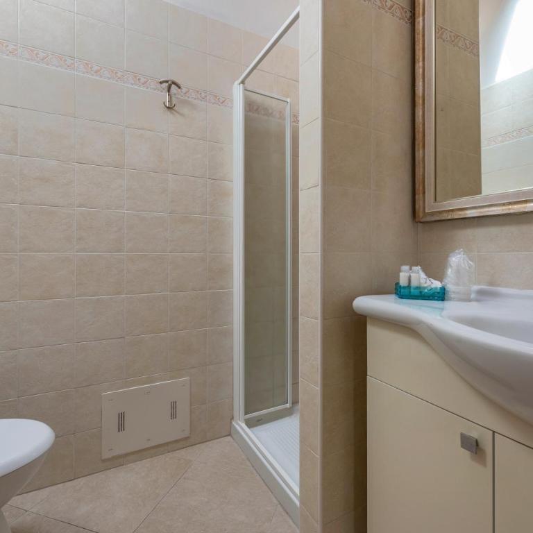 Residence Tatiana B1 - Appartamento con 2 Camere da Letto e con Vista Montagna - 7