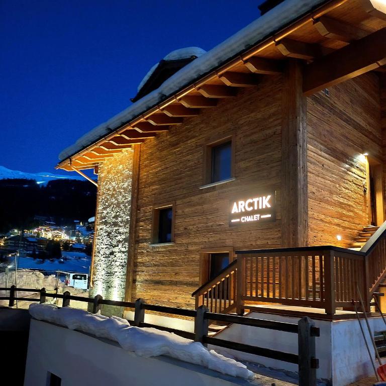 Arctik Chalet Livigno - Appartamento Deluxe con 2 Camere da Letto e Vista Giardino - 1