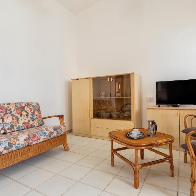 Residence Brezza Marina Lu Bagnu - Appartamento Deluxe con 2 Camere da Letto e Balcone - 5