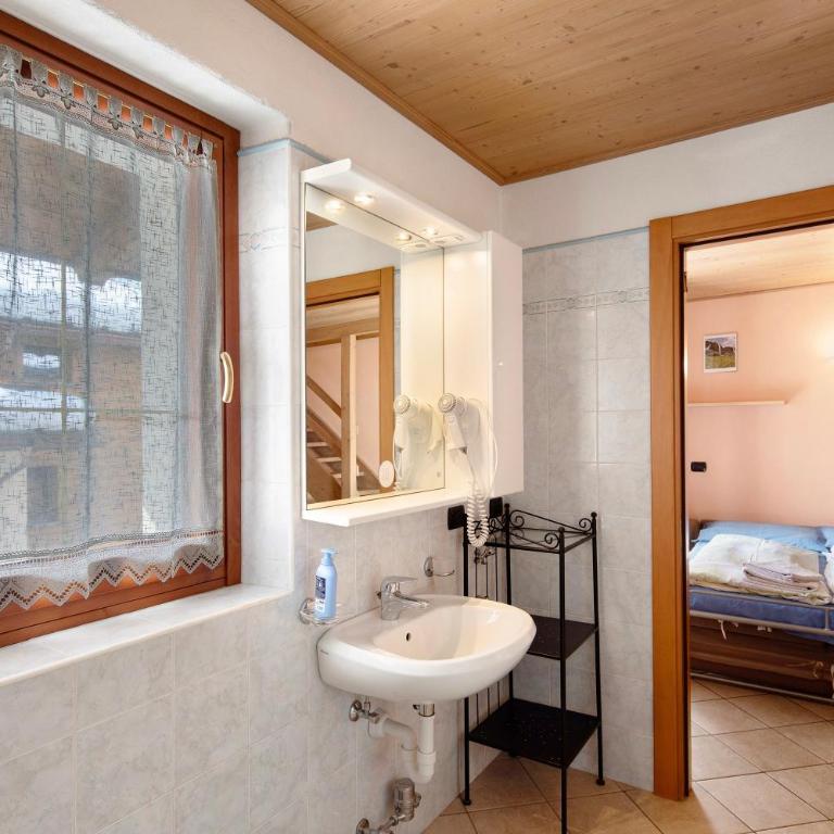 Casa Natale by Alpenwhite - Appartamento Deluxe con 2 Camere da Letto e Balcone - 15